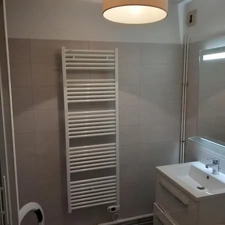 Apparemment F2 Apartment
